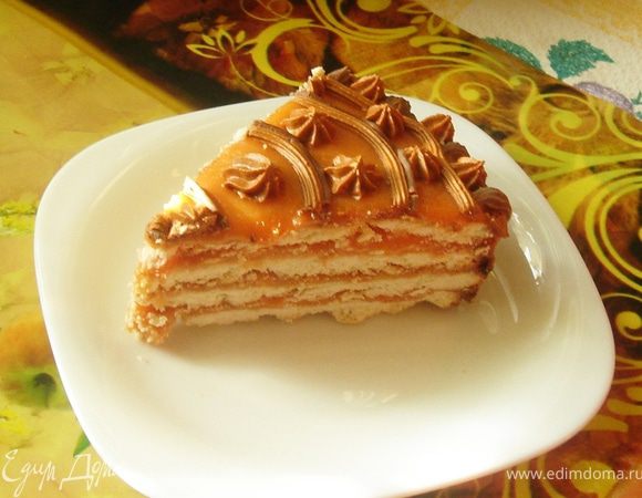 Ставим торт в холодильник и на следующий день угощаем им гостей))))