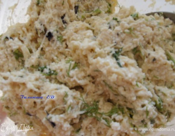 Травы и свежую зелень,все перемешать. 