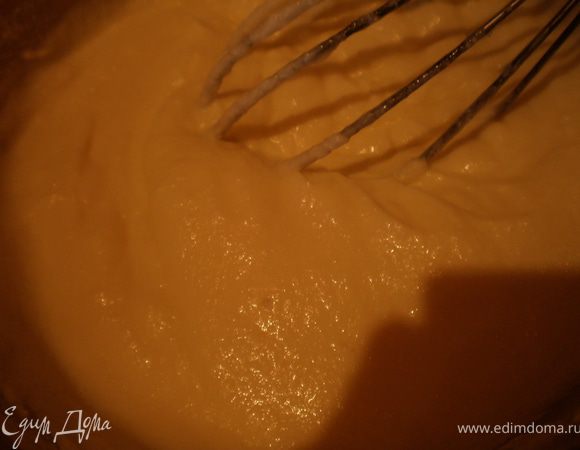 Добавить йогурт, взбить.