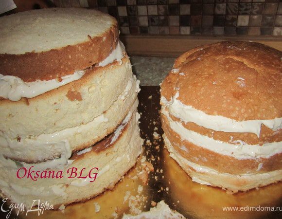 Поставить перемазанные части торта в холодильник на 3-5 часов.