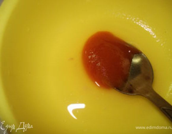 Приготовить маринад: мед смешать с лимоном. Печень залить маринадом.