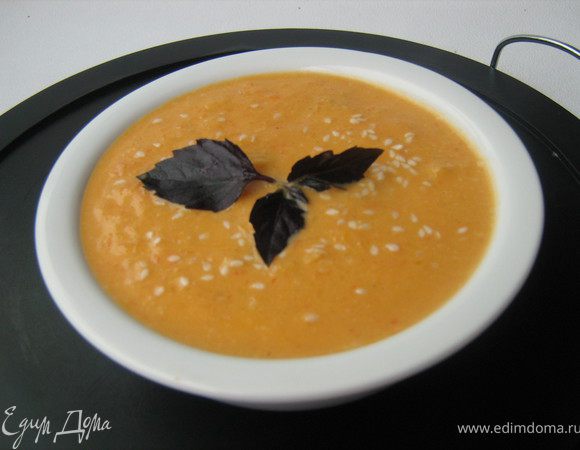 Подавать посыпав кунжутом и украсив листиком базилика.Приятного аппетита!