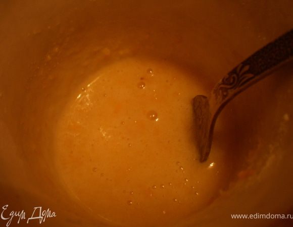 Цедру добавить в яично-мучную смесь.