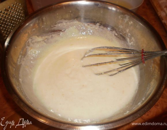 Соединить заварной крем и рикотту.