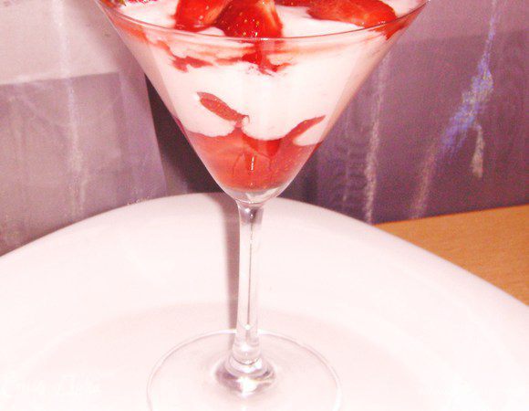 Десерт готов! Подавайте его с бокалом шампанского или сухого белого вина.