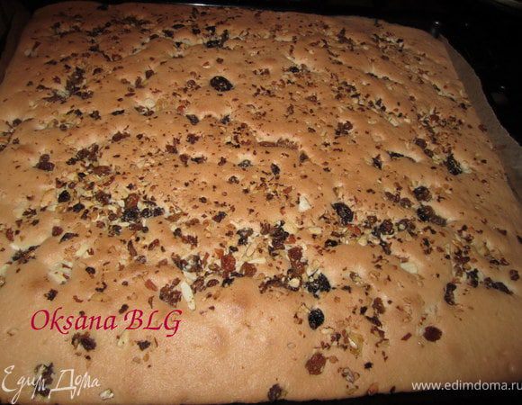 Выпекать 10-15 минут при температуре 180 градусов. Готовность проверить деревянной шпажкой.