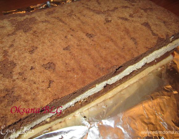 Охлажденный кожи разрезать на две части.