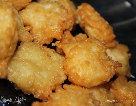 Тем временем не забудем про наши шарики. Переложить их на тарелочку.