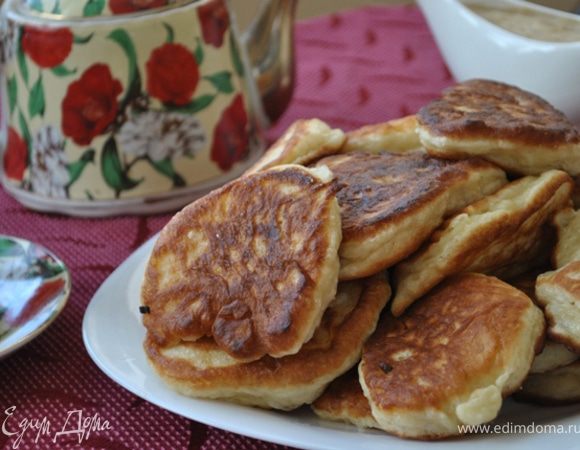 Подавать со сметаной, медом, фруктовым пюре и т.д..