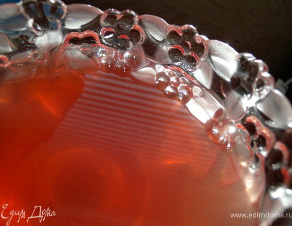 Если вы собираетесь хранить некоторое время (месяц-два) нужно горячим перелить в стерильные бутылочки и хранить в холодильнике. Или же использовать в течении недели.