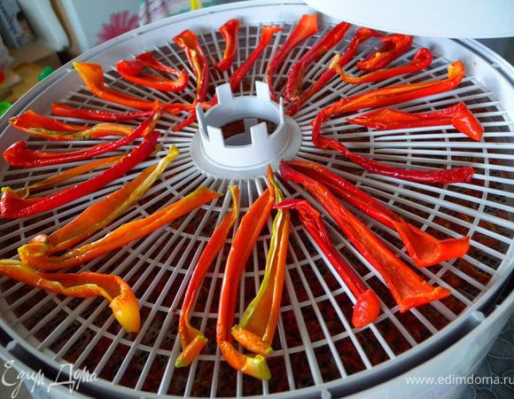 Высушить до такого состояния, чтобы при сгибании наизнанку ломтики не брызгались соком и не ломались (чтобы были как силиконовые)