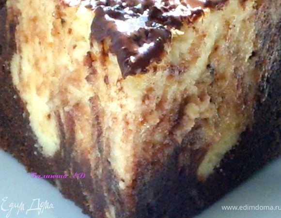 Вынуть из формы и украсить шоколадной стружкой или как вам захочется:))
Приятного наслаждения, Друзья мои!:) Все очень просто и быстро:)