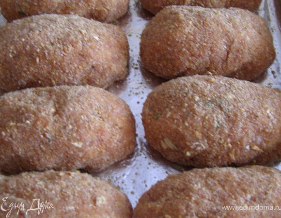 Лоток для запекания смазать маслом (1 ст.л.), выложить зразы. Запекать в прогретой до 220 гр. духовке 30 мин, затем убавить жар до 180 гр. и запекать ещё 20 мин.
Отдельно приготовить сметанно-сливочный соус и подать к зразам.