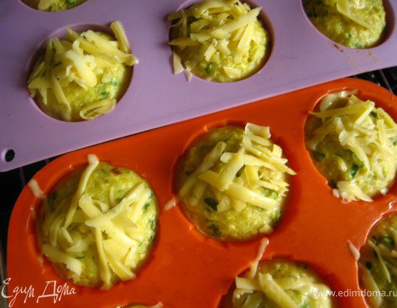 выпекать 20минут, затем посыпать сыром (натереть на крупной терке)