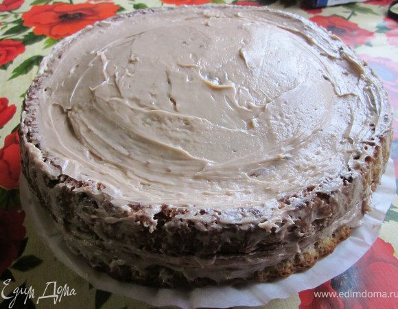 Дать остыть и промазать кремом, соединить 