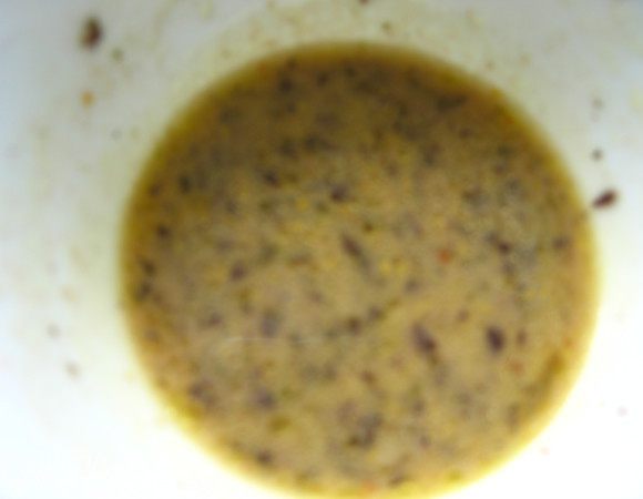 пробиваем.Добавляем горчицу,орегано, молотый перец, перемешали.(если горчица не зернистая, то кладем ее в блендер вместе с остальными ингредиентами). соус готов.