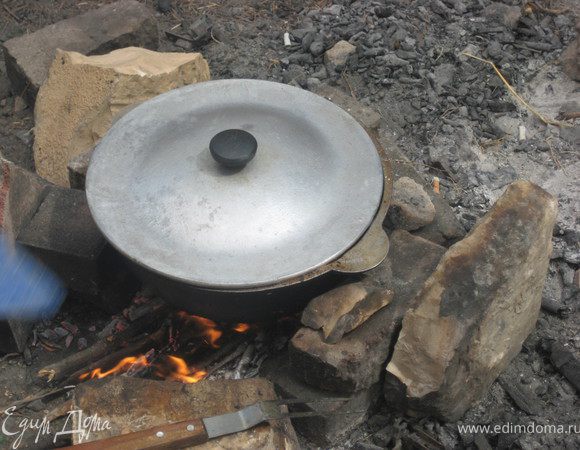 Накрываем крышкой и тушим минут 40.