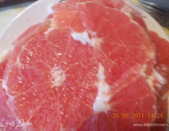 достаём, накрываем миску тарелкой, переворачиваем, снимаем плёнку и готово! Приятного аппетита!