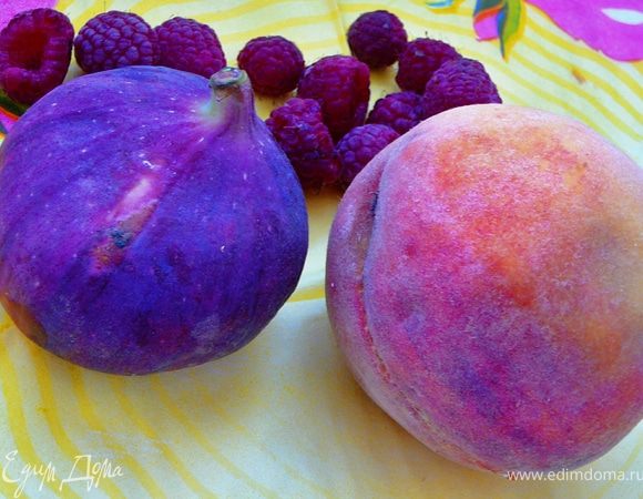 Я использовала малину,персик и инжир.Все вымыть и обсушить.