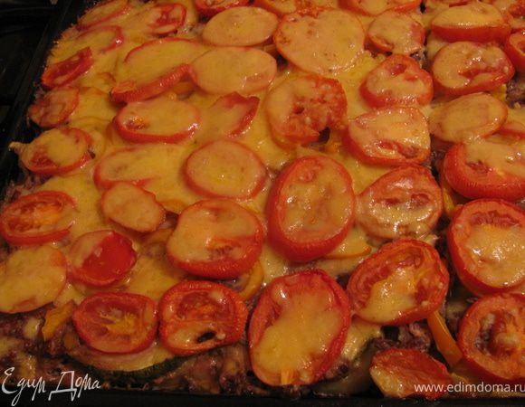 Достаем,посыпаем тертым сыром и опять в духовку минут на 10. И все вкусняшка готова.