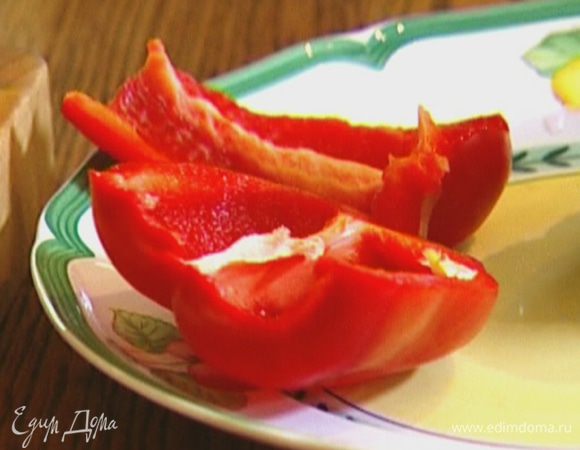 Из сладкого перца удалить семена.