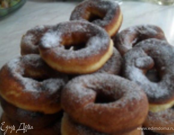 ...ну все,готовые пончики подаем, посыпав сахарной пудрой, приятно аппетита!:)