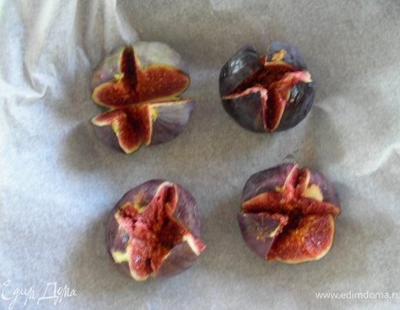 Делаем на инжире крестообразный разрез, но не очень глубокий. 