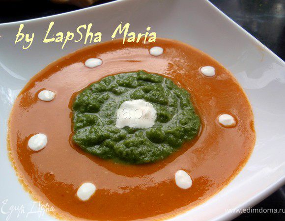 В центр добавить 1 ч.л. сметаны, а по краям сделать из неё капельки.