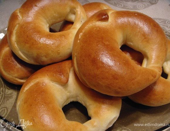 Вот такие булочки-красавицы достали из духовки. Теперь займемся их "макияжем".
