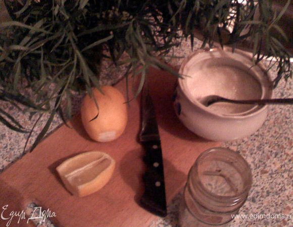 Процедить, добавить оставшуюся воду и можно пить. Вместо лимона можно попробовать с лаймом вкус будет интересней. А так же можно добавить пищевой краситель (зеленый) что бы напиток был совсем похож на настоящий).