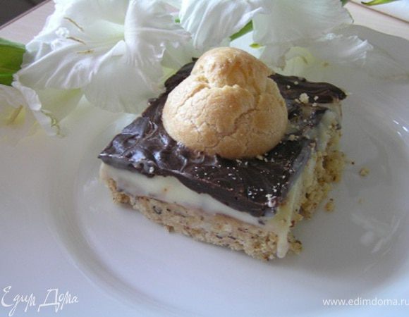 Прямо перед подачей разрезать на 8 квадратов.