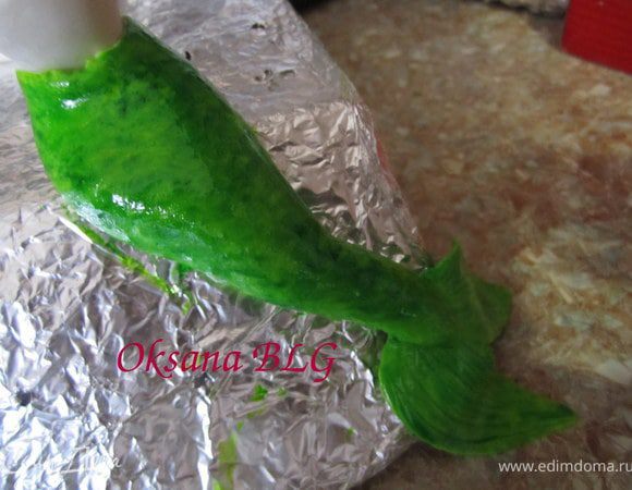 Покрыть хвост краской.