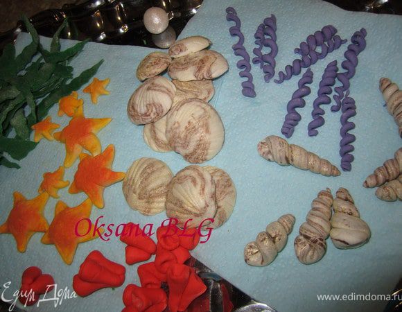 Теперь можно украшать.)