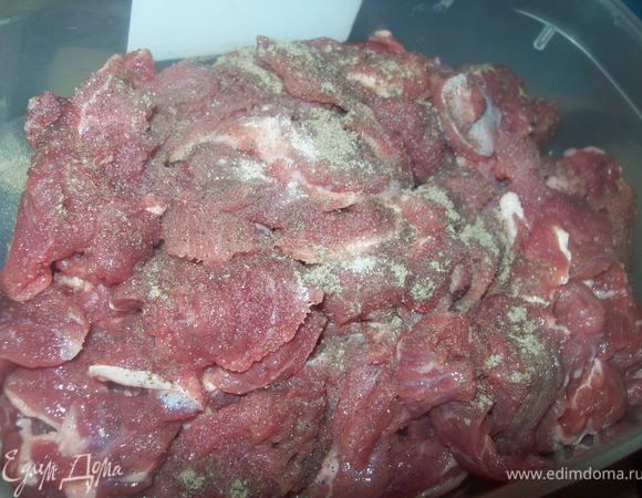 добавить соль перец и все хорошо перемешать