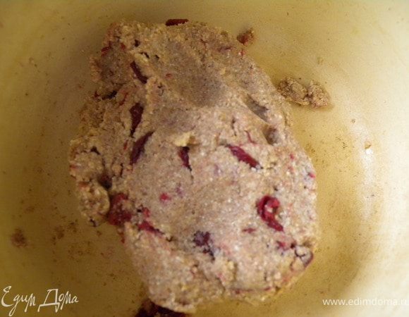 Замесить тесто. 