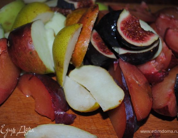 фрукты порезать.