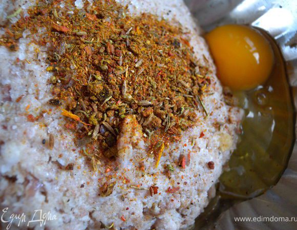 4. Яйца, соль, перец, приправы...