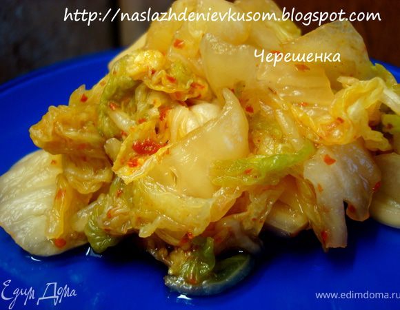 Ким-чи нарезать крупными полосками…