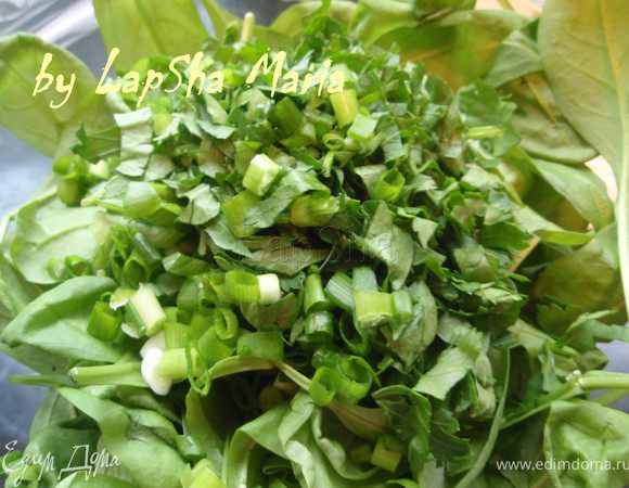 Добавить очень мелко нашинкованную петрушку и лук.