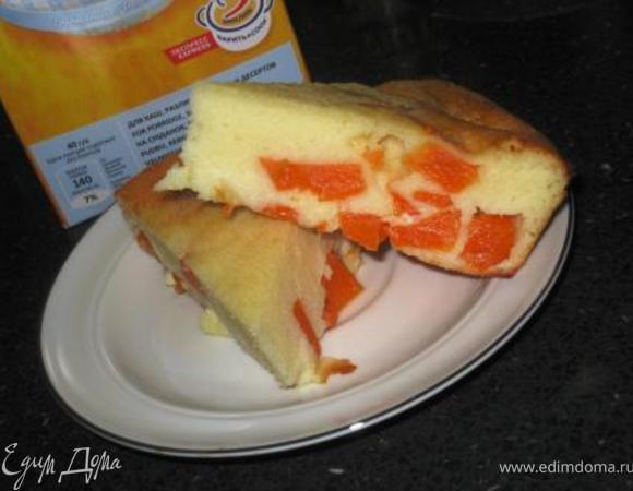 Тыкву нарезать кубиками, выложить на дно формы. Все остальные ингредиенты взбить блендером или миксером. Добавить манку. Тщательно перемешать венчиком. Вылить в форму. Масса довольно жидкая, так должно быть. 180 гр. 40 мин. Будьте здоровы и приятного аппетита!