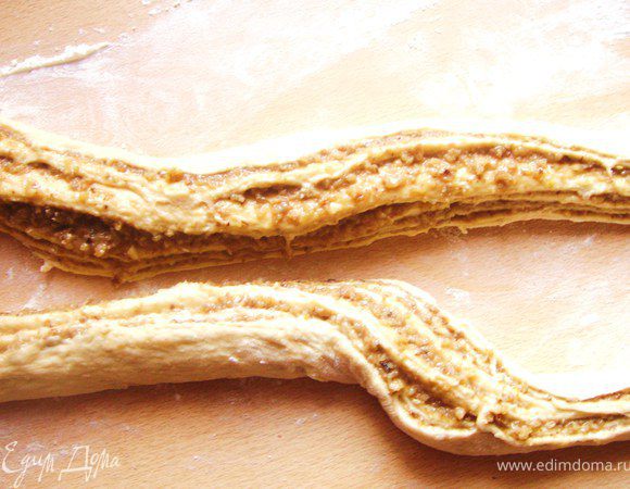 Разрезаем вдоль.