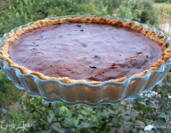 6. Залить начинкой и выпекать до готовности (Плотной корочки). Остудить. 