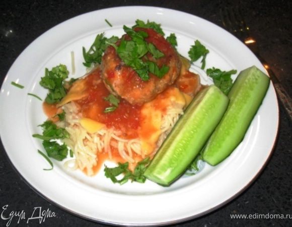 И подаем крошкам с гарниром. Моя доча обожает макарончики. Котлетки получаются нежные, сочные, мягкие и прекрасно формируются без яйца, что важно для маленьких аллергиков. Приятного аппетита!