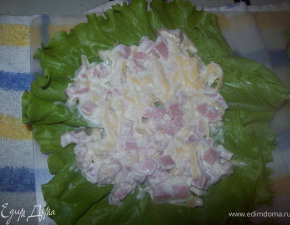 Далее начинка. у меня было 2 варианта. №1. сыр, ветчина, чеснок, майонез