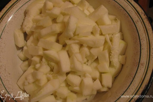 Картошку и патисоны режем брусочками