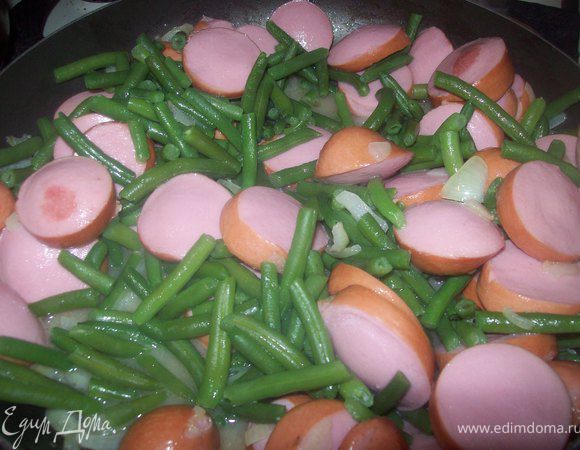 добавить фасоль и тушить еще 5 -7 минут