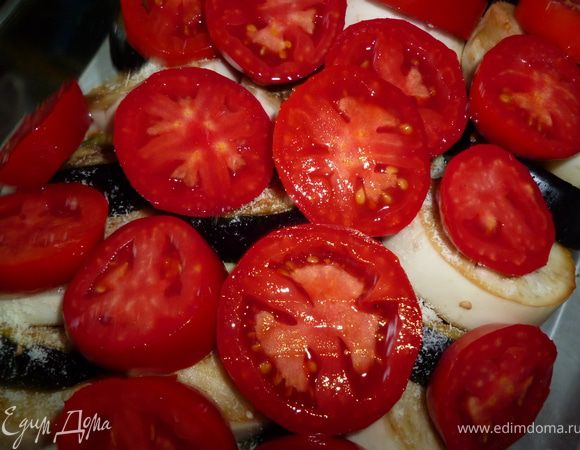 Следующий слой помидоры...