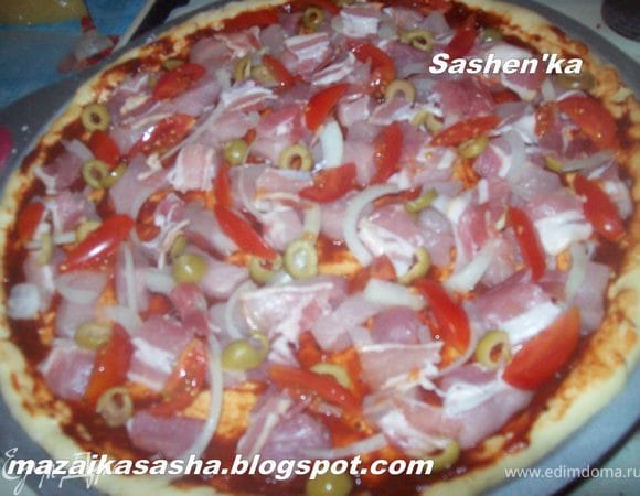 добавьте мелко нарезанный бекон (из-зала слышались крики...ТЫ ЕЩЕ КОЛБАСКИ ПОКРОШИ ТУДА..,НО ТУТ Я БЫЛА ТВЕРДА И СКАЗАЛА ХВАТИТ)