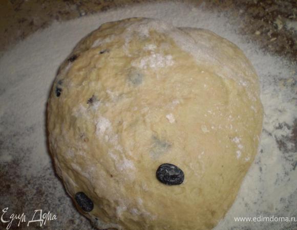 Тесто возьмет еще немного муки, а вообще должно получиться довольно мягким