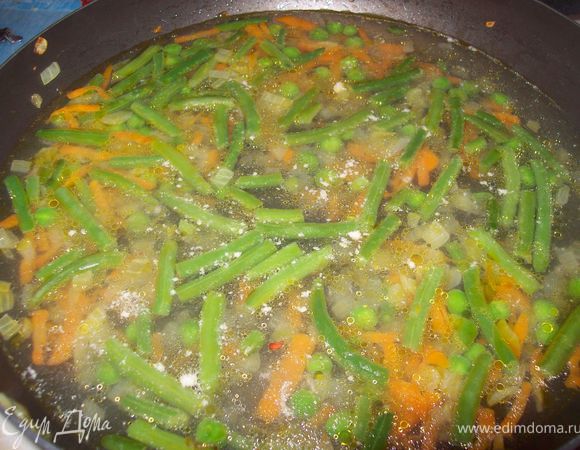 добавить бульон и тушить еще минут 10